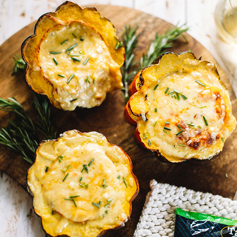 Cheesy Baked Cauliflower Acorn Squash Cups