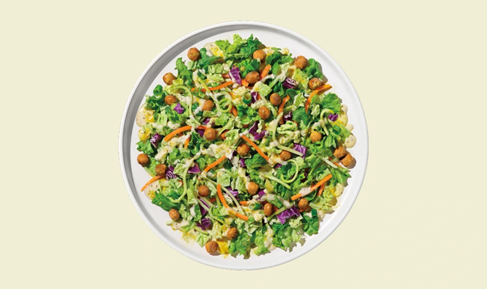 Smoky Ranch salad mix featuring fresh greens and vibrant toppings for flavorful, healthy meals.