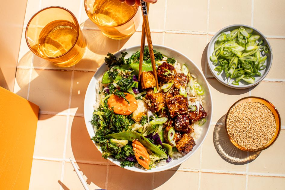 Teriyaki-Glazed Tofu and Veggie Bowl