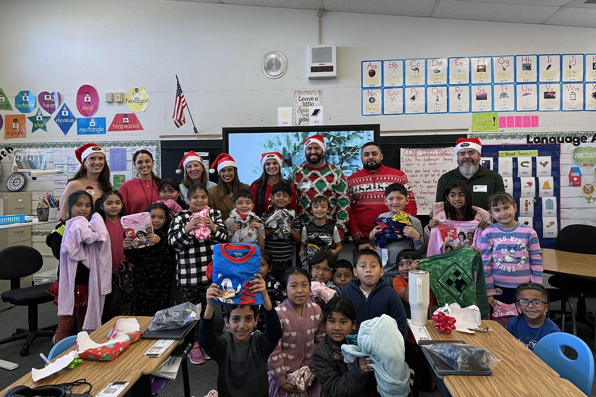 Taylor Farms Pajama Angels gifting healthy meal options for families during the holidays.