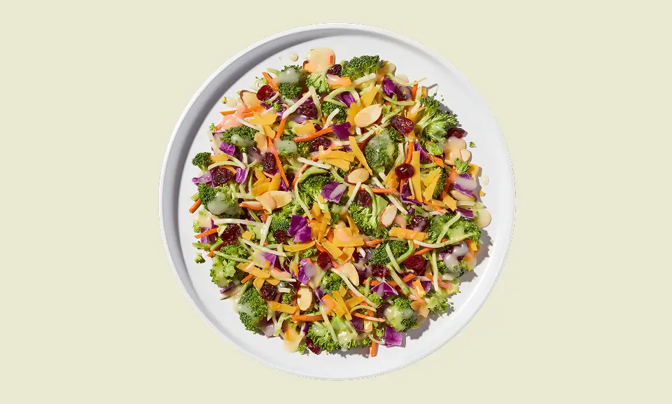 TF-Broccoli Crunch-Chopped-Kit-20oz-(Costco)-PKG-Plate